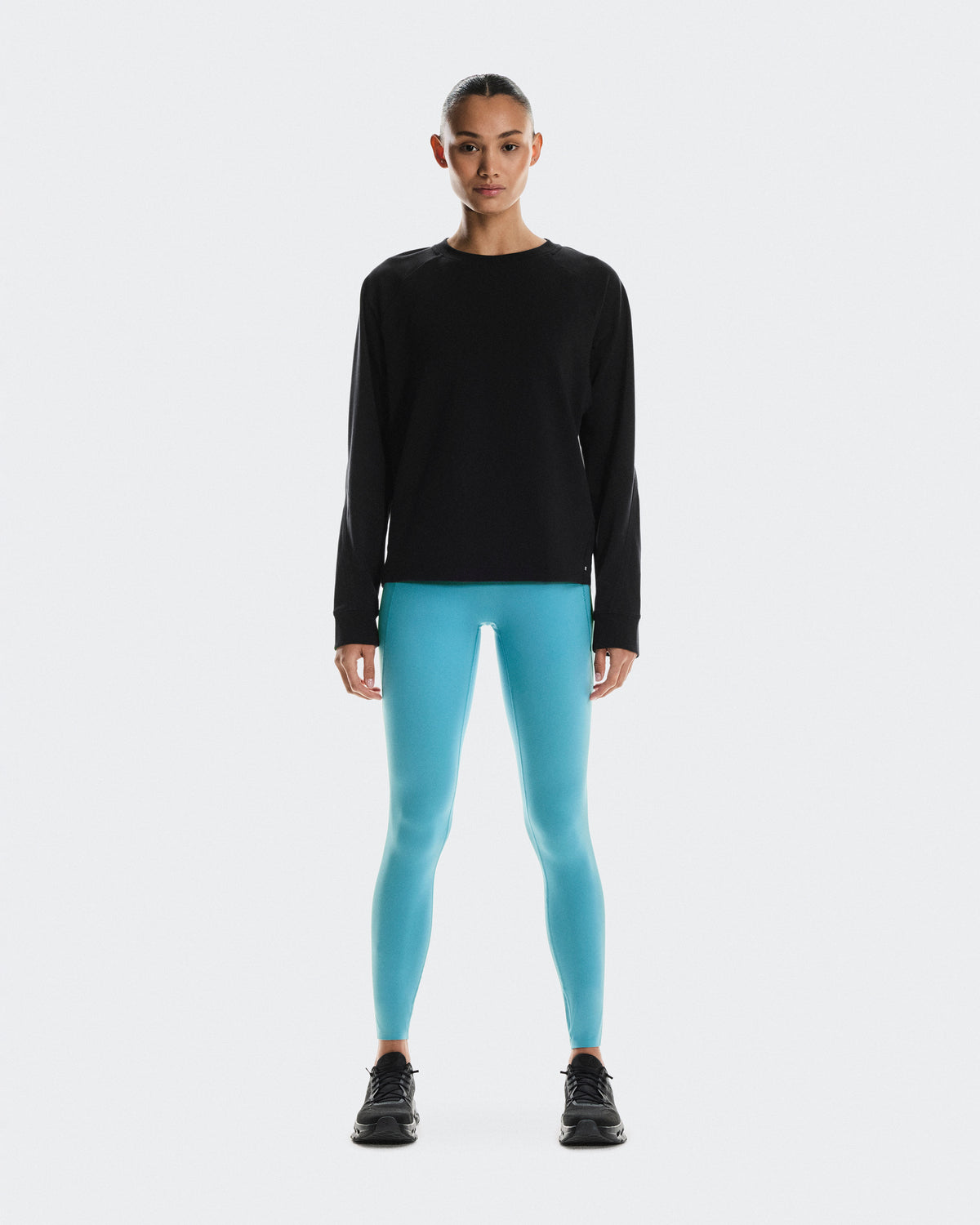 Women's Studio Crew Black - US 8357