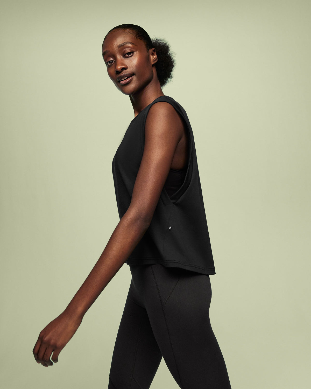 Women's Focus Crop Black - US 4313