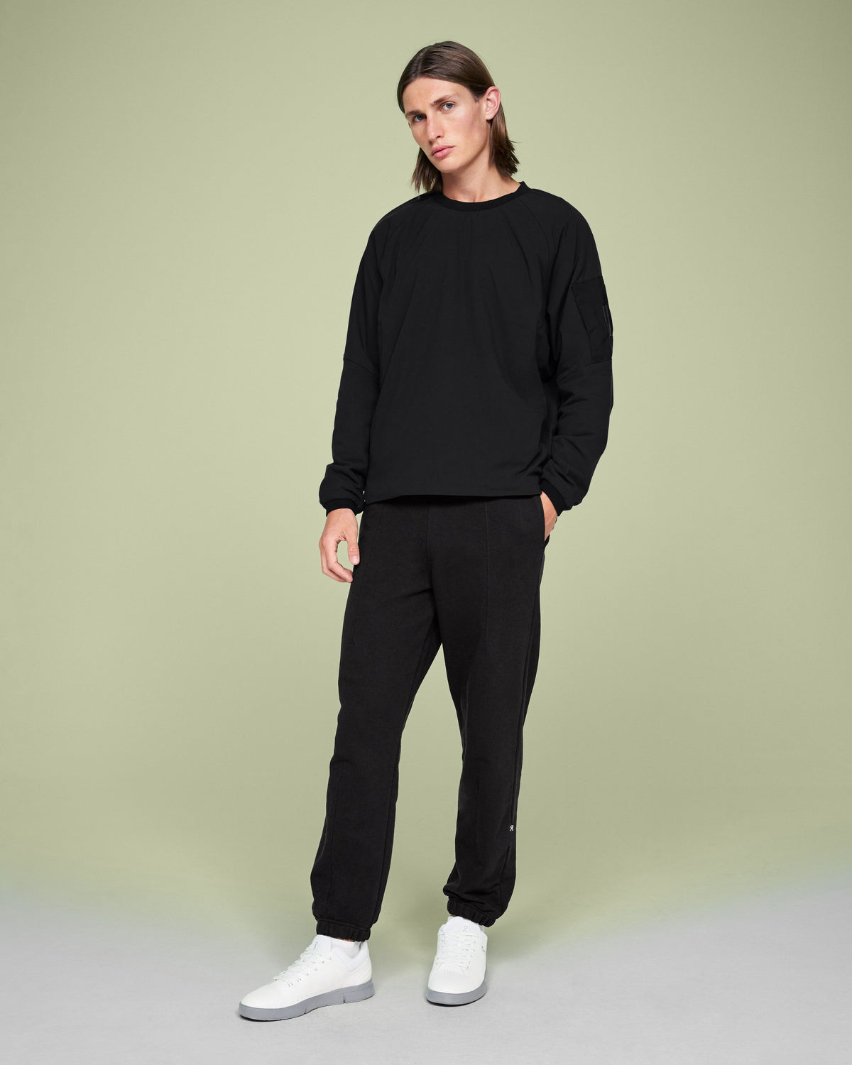 Studio Pullover Black - US 0402